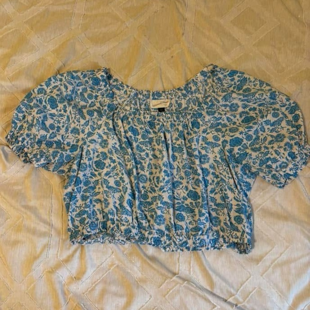 Blue floral crop top